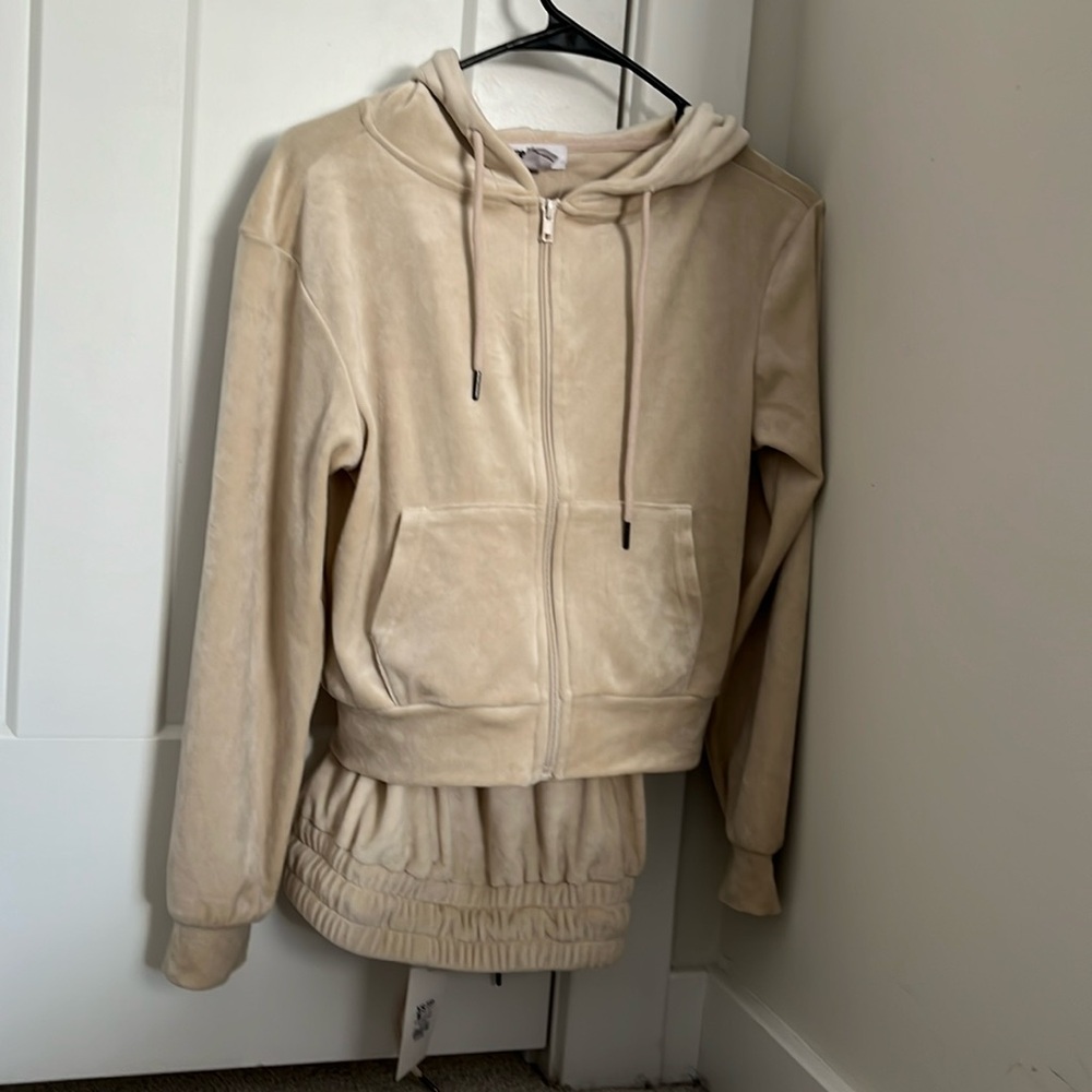 refuge athletic.
size small. 
 beige velvet sweat suit. never worn. new.